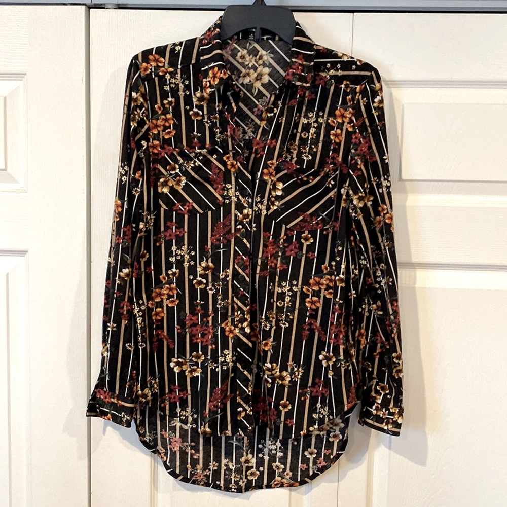 Hi-low button down striped floral shirt with side slit, size S